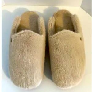NWT Alegria Leisurelee cozy comfort slippers. Color: Natural Sz. 9.5 - 10  EU 40